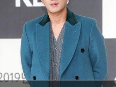 진태현 이혼숙려캠프 하차하며 제작진에게 감사패 받음 썸네일